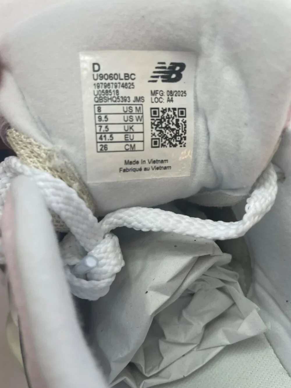 New Balance 9060 Lifestyle Shoes Pink Beige Suede Women's Size 9.5 MSRP$160 NIB - Picture 8 of 9
